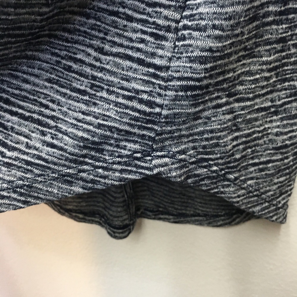 Athleta Space Dye Back Cutout Long Sleeve Top Medium Gray Athleisure Yoga Casual - Picture 8 of 14